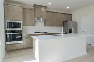 563 Hunter Way, Clayton, NC 27520 - Photo 2