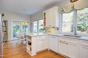 100 Glenview Pl, Chapel Hill, NC 27514 - Photo 10