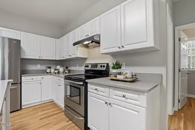 123 Streamview Drive, Cary, NC 27519 - Photo 4