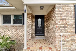513 NW Maxine St, Fayetteville, NC 28303 - Photo 6