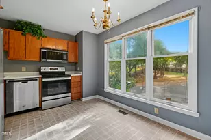 101 Thomas Ln, Carrboro, NC 27510 - Photo 10