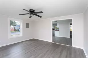 601 E Townsend St, Dunn, NC 28334 - Photo 2