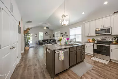 310 E Yukon Street, Kenly, NC 27542 - Photo 4