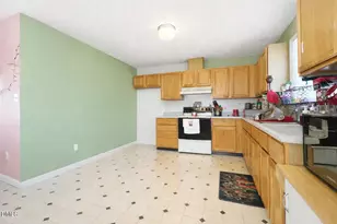 611 S Wakefield St, Zebulon, NC 27597 - Photo 6