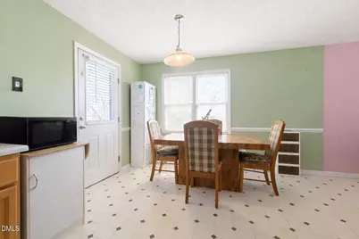 611 S Wakefield Street, Zebulon, NC 27597 - Photo 4