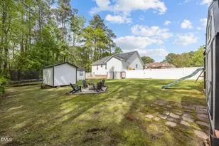 127 Phyllis Dr, Benson, NC 27504 - Photo 36