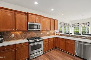 302 Euphoria Cir, Cary, NC 27519 - Photo 6