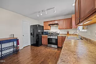 4813 Cutstone Ct, Raleigh, NC 27610 - Photo 6