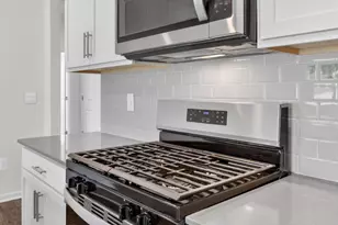 420 Conifer St, Sanford, NC 27332 - Photo 6