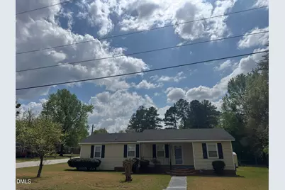 325 Tuskegee Dr, Laurinburg, NC 28352 - Photo 1