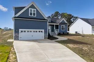 319 Lowery Ln, Benson, NC 27504 - Photo 2