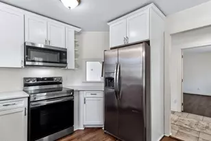 106 Long Shadow Ln, Cary, NC 27518 - Photo 8