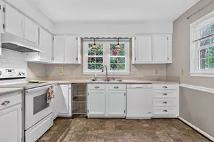 833 Kensington Dr, Cary, NC 27511 - Photo 6