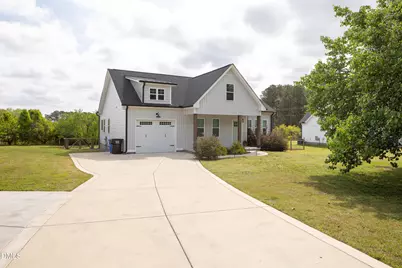 507 S Lincoln Street, Coats, NC 27521 - Photo 1