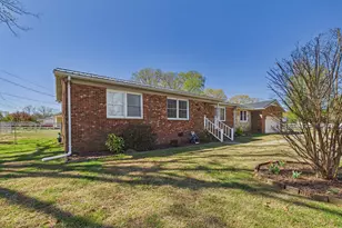 1506 Cadiz St, Burlington, NC 27217 - Photo 2