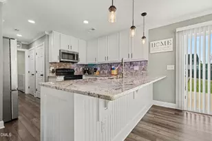 925 Ribbonleaf Ln, Fuquay-Varina, NC 27526 - Photo 6