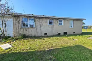 1729 Swamp Rd, Engelhard, NC 27824 - Photo 6