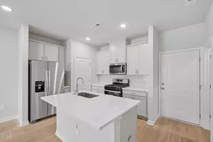 722 Southland Dr, Zebulon, NC 27597 - Photo 2