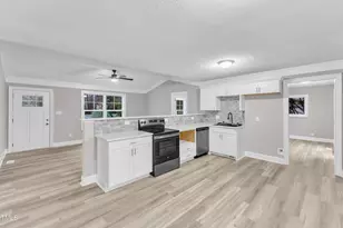 8201 Rhodes Rd, Apex, NC 27539 - Photo 10