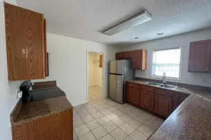 100 Dover Ct E, Sanford, NC 27332 - Photo 4