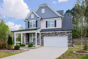 832 Logan Meadow Ct, Fuquay-Varina, NC 27526 - Photo 2