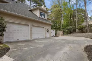 221 Chesley Ln, Chapel Hill, NC 27514 - Photo 4