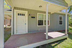 223 Daisy St, Sanford, NC 27330 - Photo 6