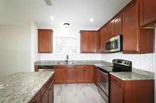240 E Quailwood Dr, Fuquay Varina, NC 27526 - Photo 14