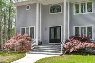 8607 Yorkshire Ln, Chapel Hill, NC 27516 - Photo 4