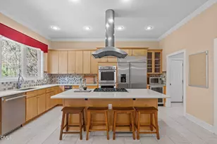 8607 Yorkshire Ln, Chapel Hill, NC 27516 - Photo 16