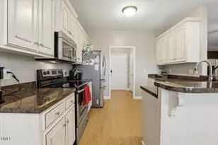 305 Wakefield Dr, Princeton, NC 27569 - Photo 10