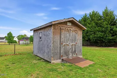 305 Wakefield Drive, Princeton, NC 27569 - Photo 32