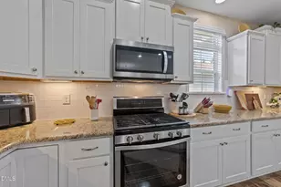 137 Balsam Ln, Clayton, NC 27527 - Photo 18