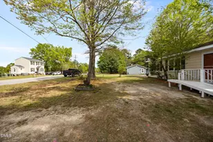 122 E Judd St, Zebulon, NC 27597 - Photo 16