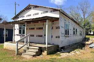 206 S 4th St, Pinetops, NC 27864 - Photo 1