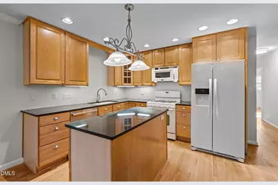 113 Landsbury Drive, Durham, NC 27707 - Photo 4