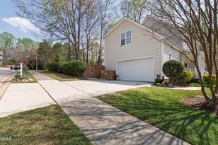 108 Winter Sage Ct, Holly Springs, NC 27540 - Photo 4