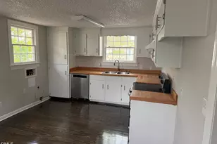 702 W Main St, Benson, NC 27504 - Photo 14