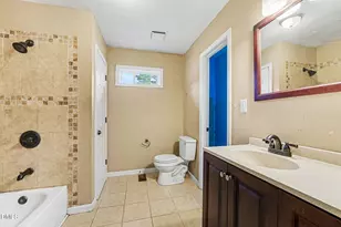 510 W Main St, Selma, NC 27576 - Photo 10