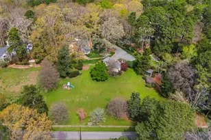 223 Hillcrest Cir, Chapel Hill, NC 27514 - Photo 2