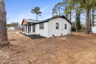 804 NW Lakecrest Dr, Fayetteville, NC 28301 - Photo 2