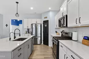 1839 Streamsong Cir, Fuquay Varina, NC 27526 - Photo 18