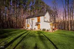 401 Oakwood Ln, Roxboro, NC 27574 - Photo 2