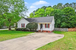 956 S Philwood Ct, Fuquay-Varina, NC 27526 - Photo 2