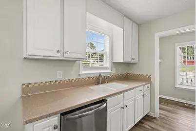 956 S Philwood Court, Fuquay-Varina, NC 27526 - Photo 6