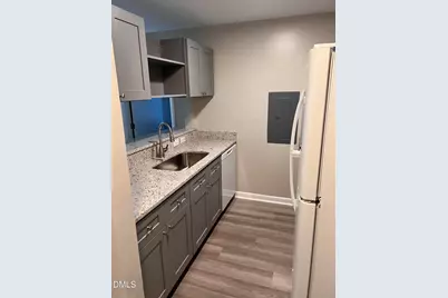 1431 Collegiate Circle #101, Raleigh, NC 27606 - Photo 6