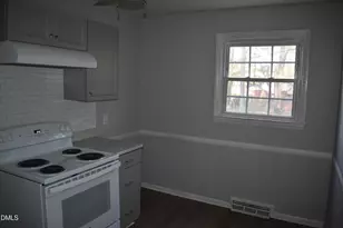 105 Ingle St, Siler City, NC 27344 - Photo 2