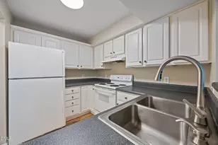 1031 Nicholwood Dr, Raleigh, NC 27605 - Photo 14