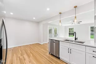 412 Pinecroft Dr, Raleigh, NC 27609 - Photo 18