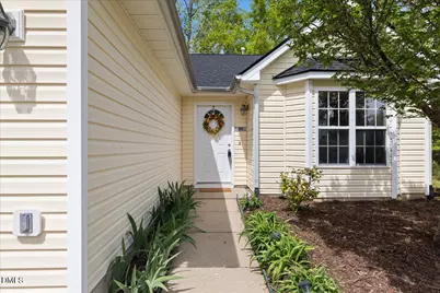 105 Hornholly Way, Holly Springs, NC 27540 - Photo 4